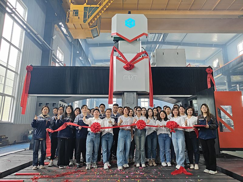 重磅消息！洛陽(yáng)宇捷13米數(shù)控龍門鏜銑床正式投產(chǎn)使用!